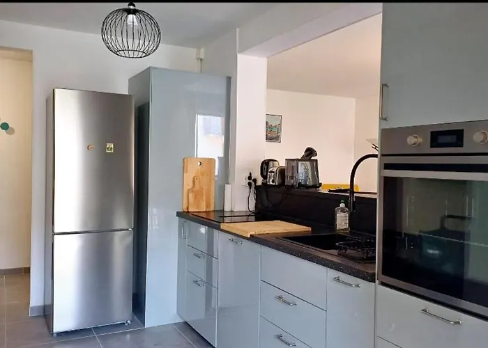 Spacieux T3 Sete, Parking, 10 Min A Pied Gare Et Centre Ville, Wifi, Clim Apartament
