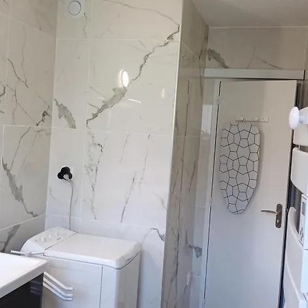 Spacieux T3 Sete, Parking, 10 Min A Pied Gare Et Centre Ville, Wifi, Clim *