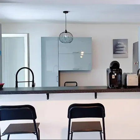 Spacieux T3 Sete, Parking, 10 Min A Pied Gare Et Centre Ville, Wifi, Clim Sète