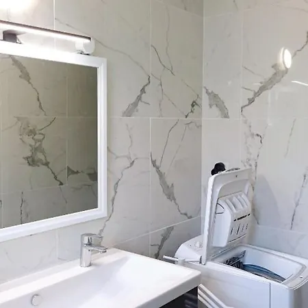 Spacieux T3 Sete, Parking, 10 Min A Pied Gare Et Centre Ville, Wifi, Clim *