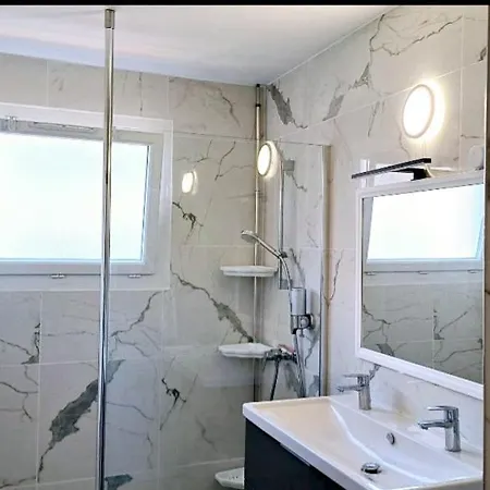 Apartment Spacieux T3 Sete, Parking, 10 Min A Pied Gare Et Centre Ville, Wifi, Clim Sete