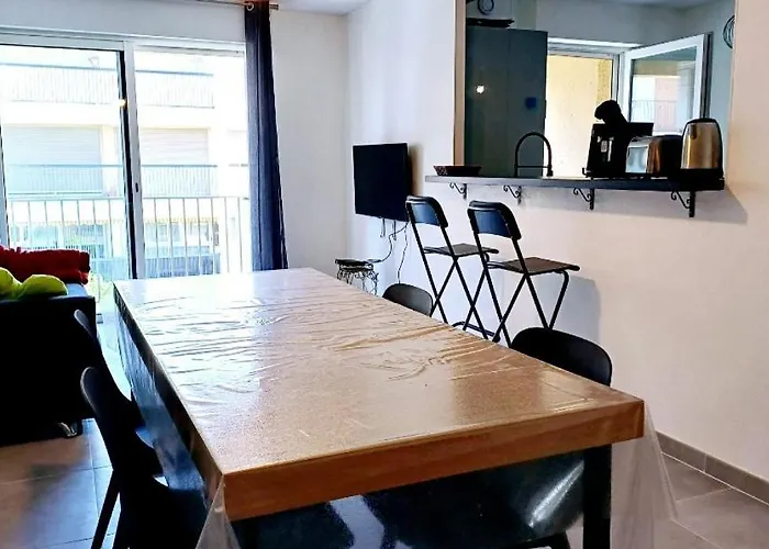 Appartement Spacieux T3 Sete, Parking, 10 Min A Pied Gare Et Centre Ville, Wifi, Clim *