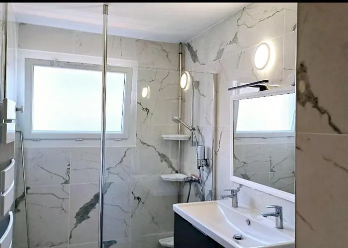 Appartement Spacieux T3 Sete, Parking, 10 Min A Pied Gare Et Centre Ville, Wifi, Clim Sète